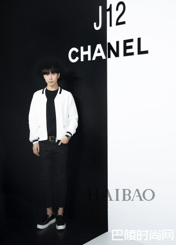 韩火火亮相香奈儿(Chanel) J12非黑即白多维体验展