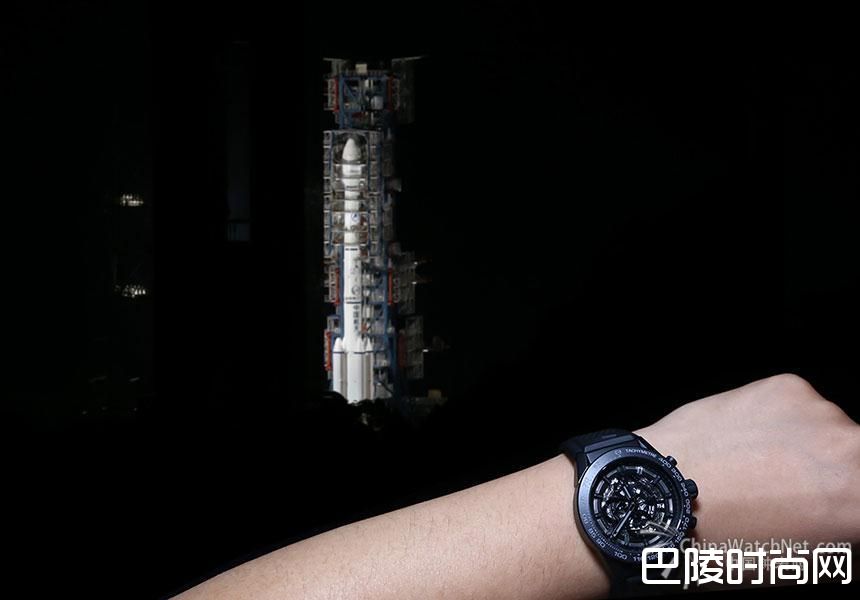 3.泰格豪雅Carrera卡莱拉系列Heuer-01计时码表等待火箭升空时刻.jpg