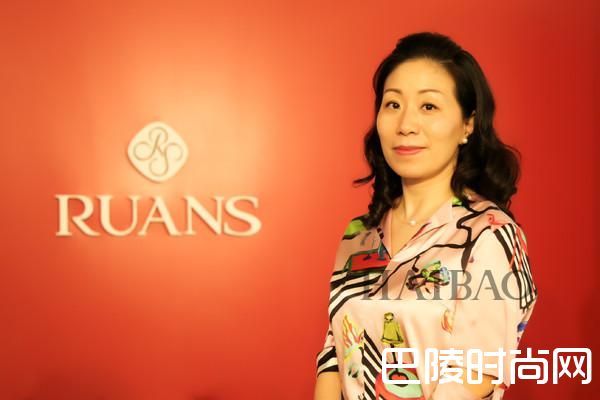 阮仕珍珠(Ruans) 总裁殷英女士致开幕词