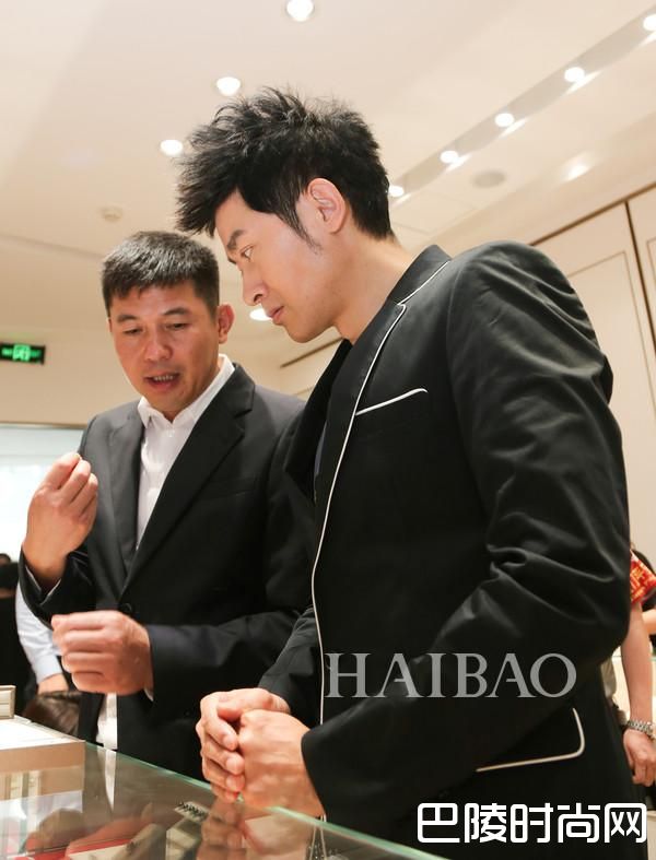 阮仕珍珠总裁阮铁军先生与任泉先生共同品鉴国礼光华