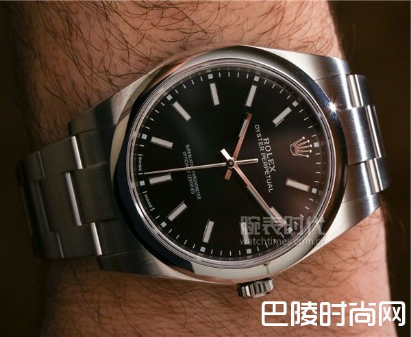 劳力士新款蚝式恒动39 114300黑、白盘腕表评测