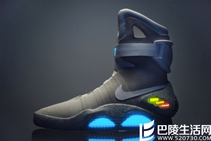 Nike Air Mag天价球鞋20万美金拍卖