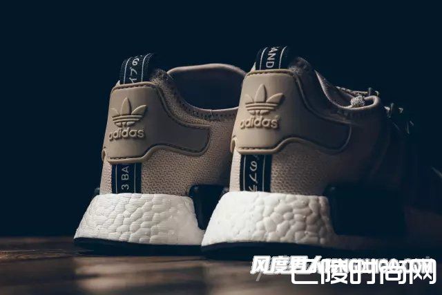 白色 BOOST 中底 白色 BOOST 中底