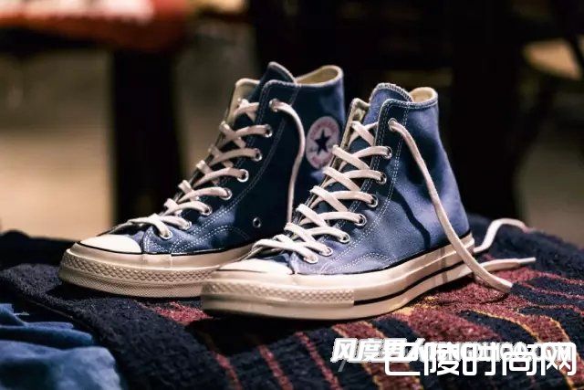藏蓝高帮鞋