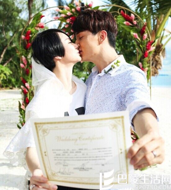 戚薇李承铉结婚照