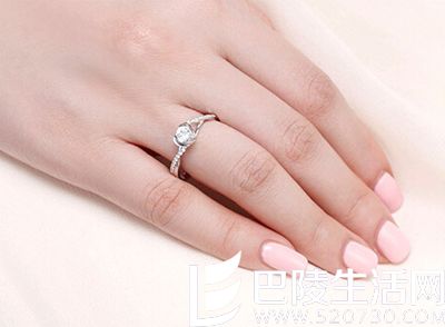 结婚戒指买多少钱合适