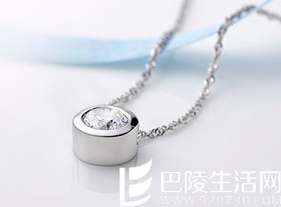 两克拉钻石吊坠多少钱 两克拉项链