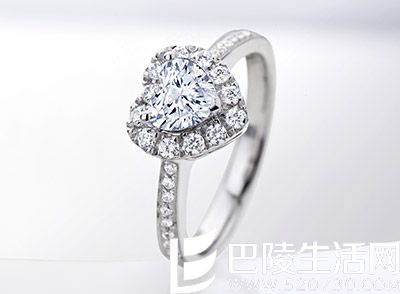 卡地亚三色金项链 卡地亚三色金手镯