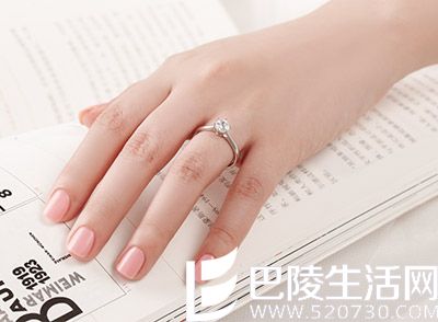 一克拉钻石戒子