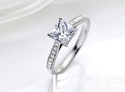 一克拉公主方钻戒怎么选