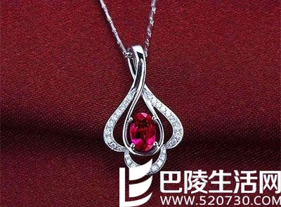 红宝石项链怎么搭配才好看