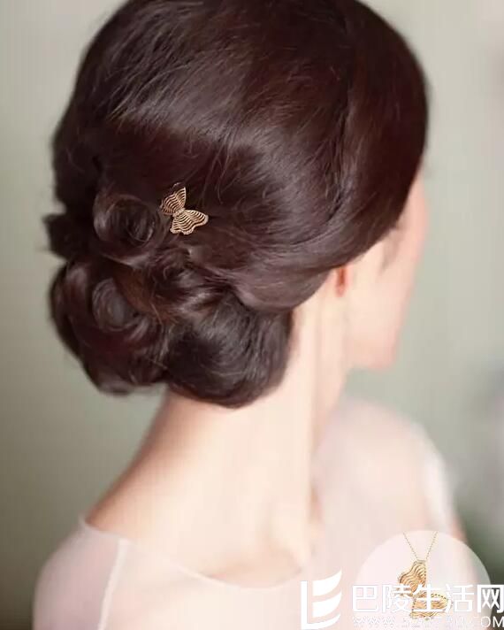 发型和珠宝如何搭配更动人?