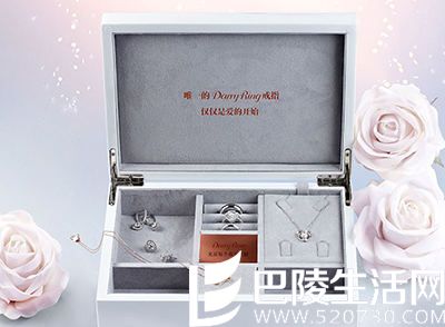 发型和珠宝如何搭配更动人?