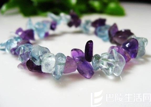 海蓝宝石手链哪个品牌好