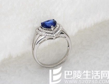 【心连心】 白18K金女士蓝宝石戒指 专柜正品 名款