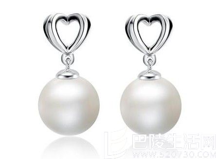 周大福珍珠耳环怎么样