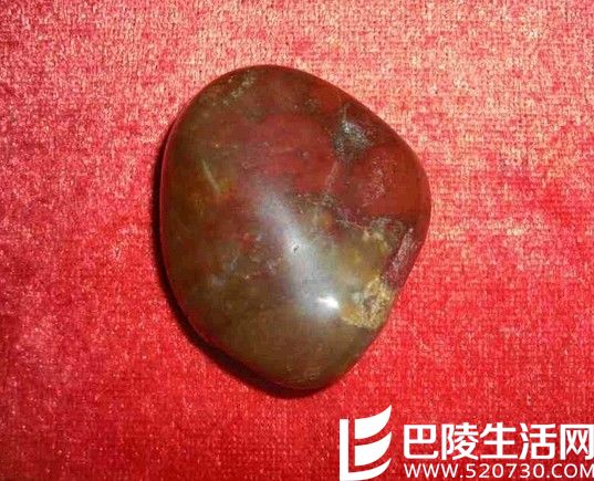 鸡血石首饰价格