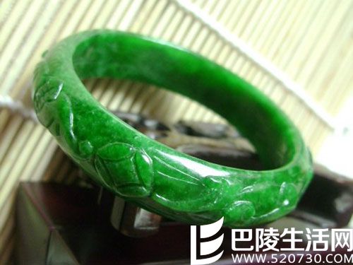 祖母绿手镯哪个品牌好