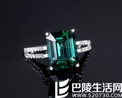 【女王】 绿碧玺3克拉白18K金女士戒指