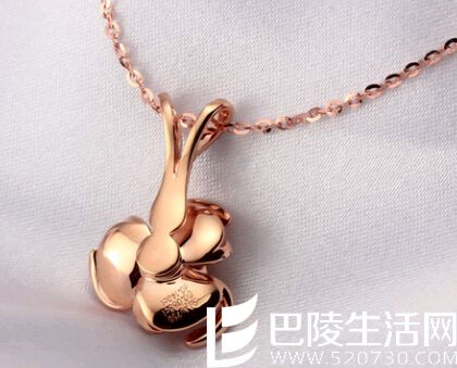 世嘉钻石吊坠官网价格款式图片