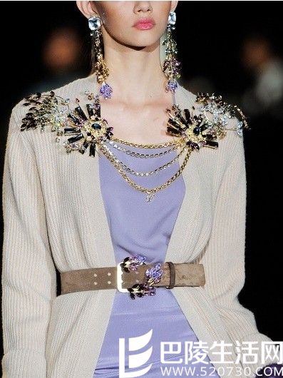 复古水晶珠宝在DSquared2秀场上大受关注