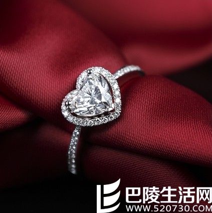 【浪漫的心】 18K白金F-G色100分/一克拉心形钻石戒指