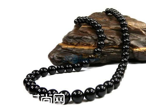 从外观鉴别黑玛瑙