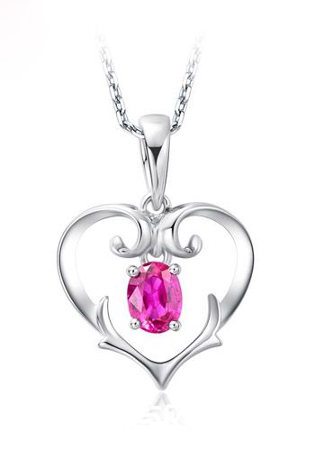 周大福红宝石吊坠