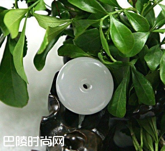 晶白玉真伪鉴别