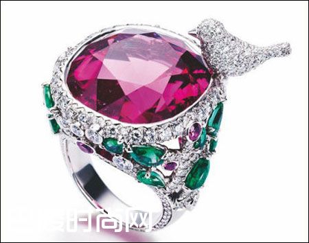 宝石戒指