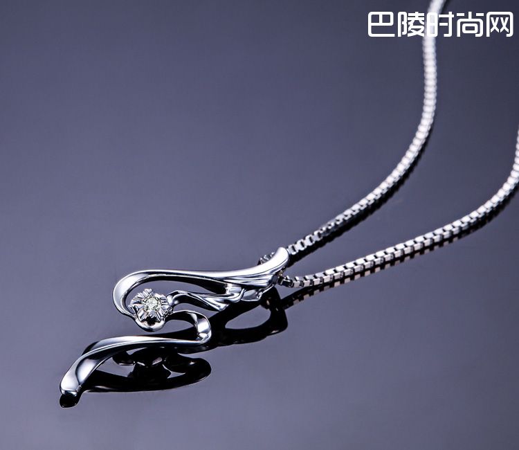 》》点击进入【心动之爱】 精品钻石吊坠