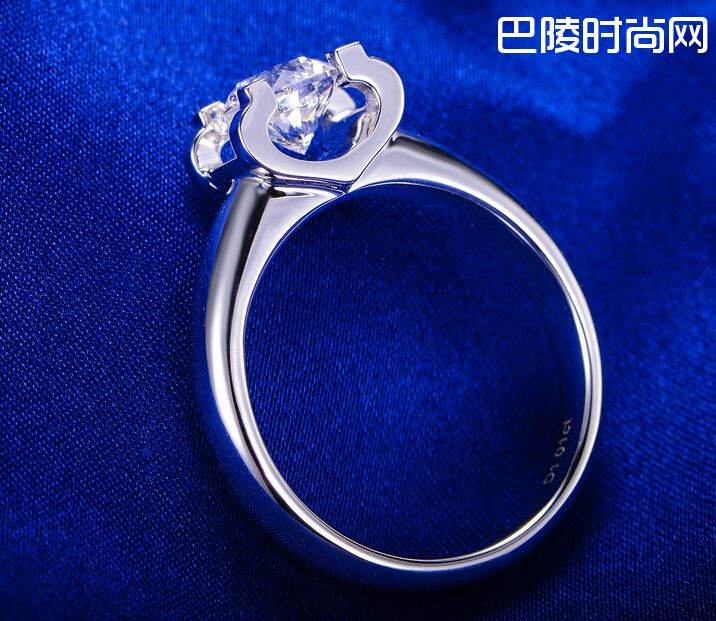 男生单身戒指戴哪个手指