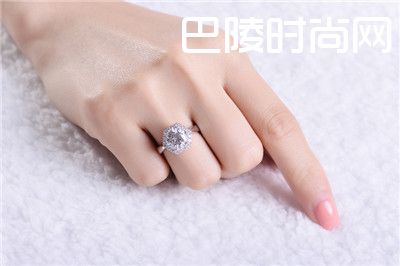钻戒图片有什么寓意