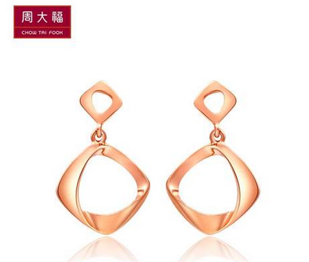 【新品】周大福别致菱形10K金耳环E 112303