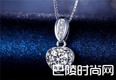 三角形吊坠有什么寓意