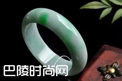 翡翠手镯怎么挑选