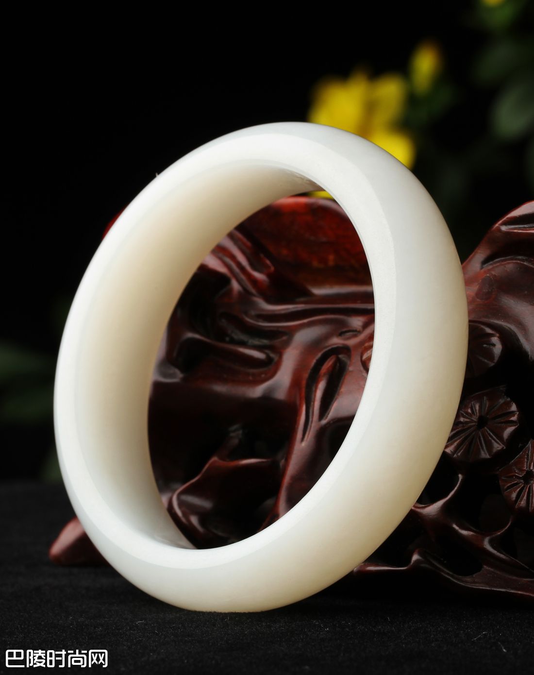 羊脂玉手镯的保养方法