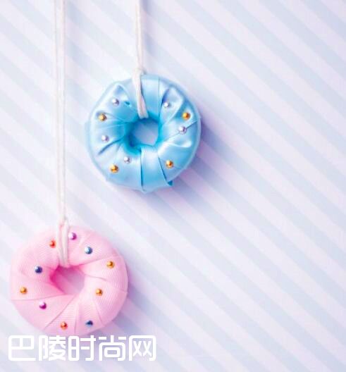 可爱甜甜圈项链DIY教程