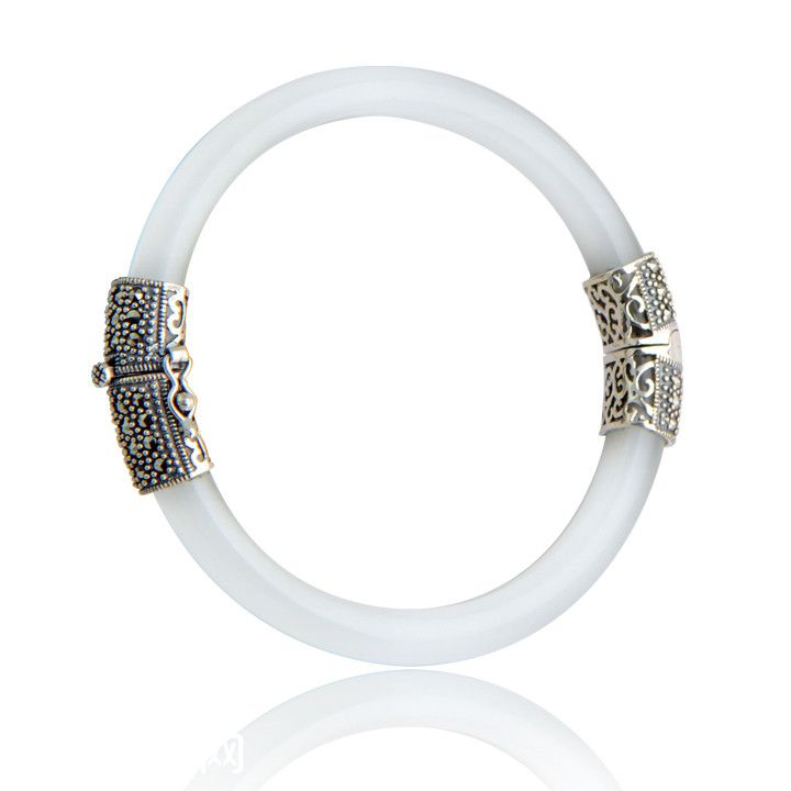 白色玛瑙手镯有什么寓意