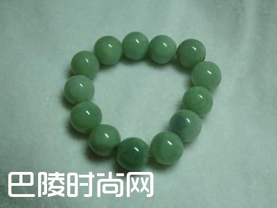 翡翠手链一般几颗珠子