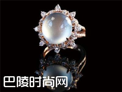 翡翠戒指镶嵌款式图片