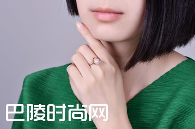 女的结婚戒指戴哪个手