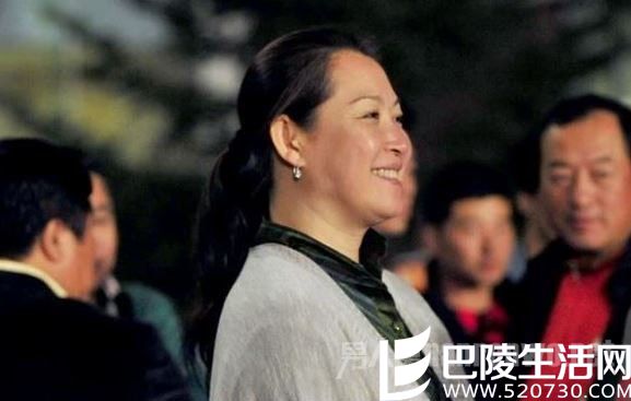 赵本山现任妻子