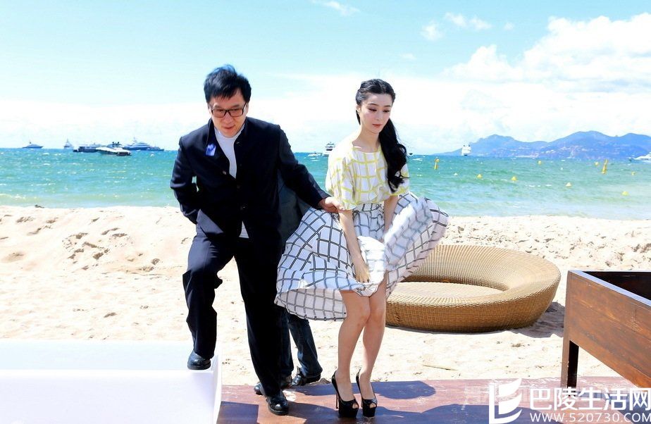 范冰冰裙摆险走光