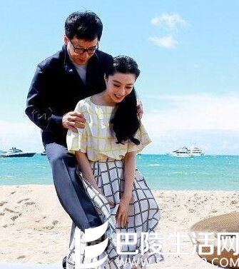 成龙为范冰冰捂裙