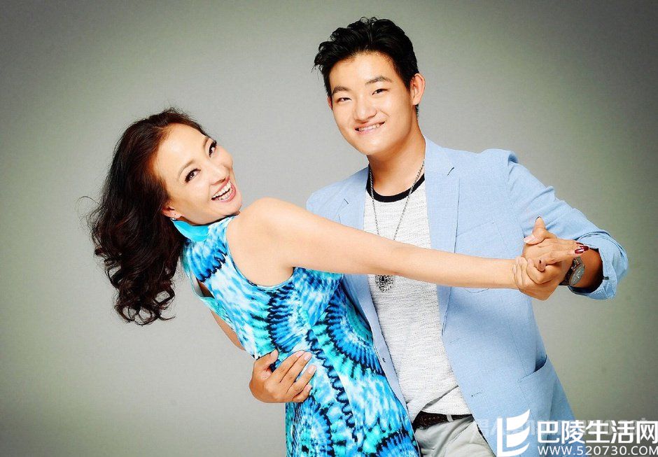 马羚与儿子拍写真