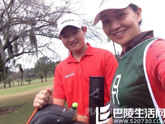 马羚美国陪儿子打高尔夫