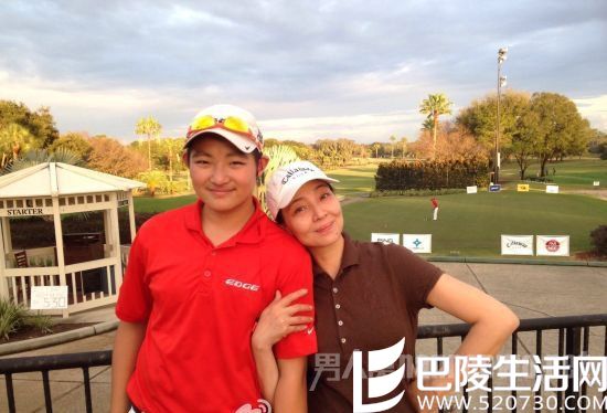 马羚与儿子合影