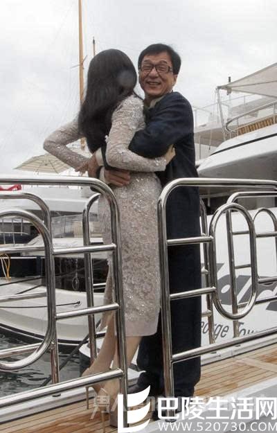 成龙、范冰冰紧紧相拥