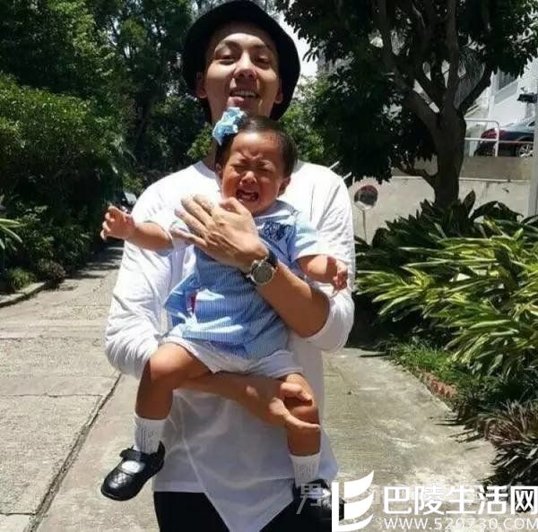 陈伟霆人贩子抱小孩 陈伟霆人贩子抱小孩